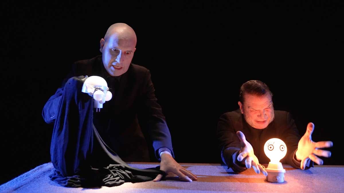 Representación de la obra Nosferatu de la compañía Bob Theatre en el Festival Titirimundi  ::  Titirimundi